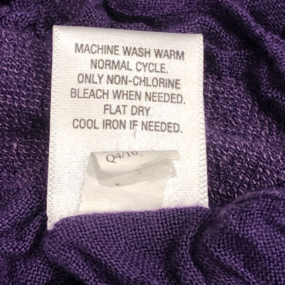 Soft and stretchy purple scarf. - Picture 3 of 4